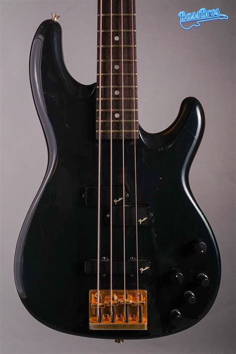 fender precision bass lyte japan.